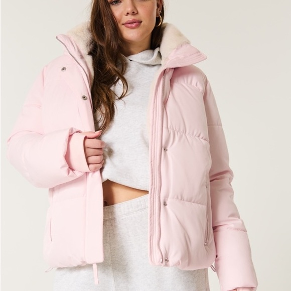 Hollister Jackets & Blazers - Hollister Light Pink Faux Fur Puffer Jacket w/Hood